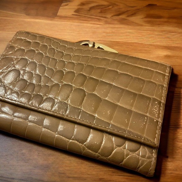 Quality Tan & Gold Alligator Nice Feel Skin Texture Wallet! - Picture 16 of 16